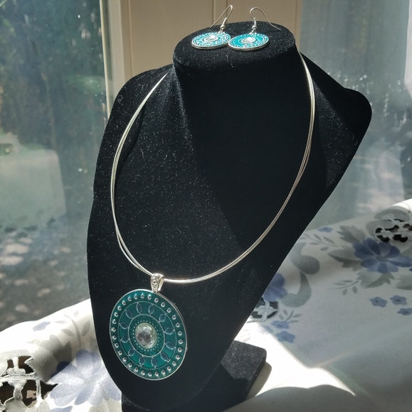 Early 2000s wire strand & medallion statement neck - Picture 4 of 9